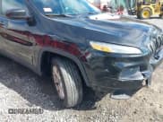 ✅ 2016 Jeep Cherokee Altitude • VIN: 1C4PJMAS7GW235912 • Lot: 43372116. Wystawiony na IAAI z przebiegiem 96 739 mil. Bezpłatny archiwum sprzedaży aukcyjnych z USA i szczegółowy raport historii pojazdu na DreamBid. Zdjęcie 17.