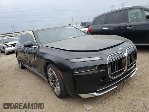 ✅ 2024 BMW i7 eDrive50 • VIN: WBY43EJ05RCR08328 • Лот: 82424305. Опубликован ранее на Copart с пробегом Не указан. Бесплатный доступ к архиву аукционных продаж из США и подробный отчёт об истории автомобиля на DreamBid. Изображение 4.