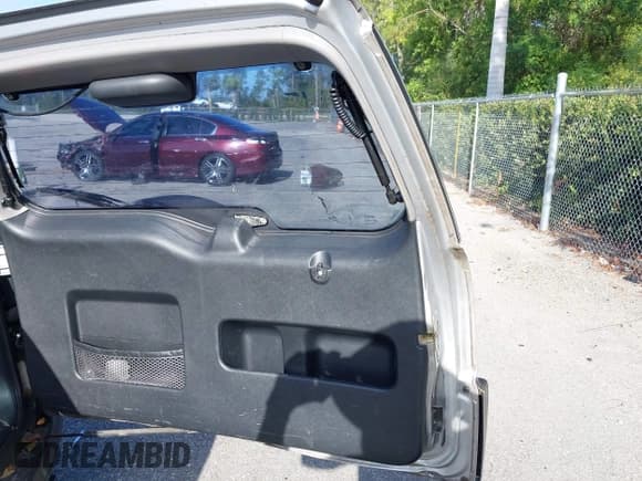 ✅ 2004 Honda CR-V LX • VIN: SHSRD78534U235531 • Lot: 41949403. Wystawiony na IAAI z przebiegiem 143 292 mil. Bezpłatny archiwum sprzedaży aukcyjnych z USA i szczegółowy raport historii pojazdu na DreamBid. Zdjęcie 13.