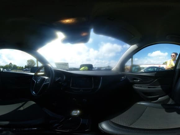 ✅ 2019 Buick Encore Preferred • VIN: KL4CJASB0KB855636 • Lot: 43303883. Wystawiony na IAAI z przebiegiem 90 134 mil. Bezpłatny archiwum sprzedaży aukcyjnych z USA i szczegółowy raport historii pojazdu na DreamBid. Zdjęcie 18.