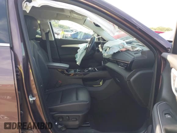 ✅ 2024 Buick Envision Avenir • VIN: LRBFZSE48RD013610 • Lot: 43334502. Wystawiony na IAAI z przebiegiem 22 539 mil. Bezpłatny archiwum sprzedaży aukcyjnych z USA i szczegółowy raport historii pojazdu na DreamBid. Zdjęcie 5.