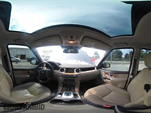 ✅ 2016 Land Rover LR4 HSE • VIN: SALAG2V68GA793988 • Lot: 42878308. Listed on IAAI with 142,738 mi. Free auction sales archive from the USA and detailed vehicle history report at DreamBid. Image 18.