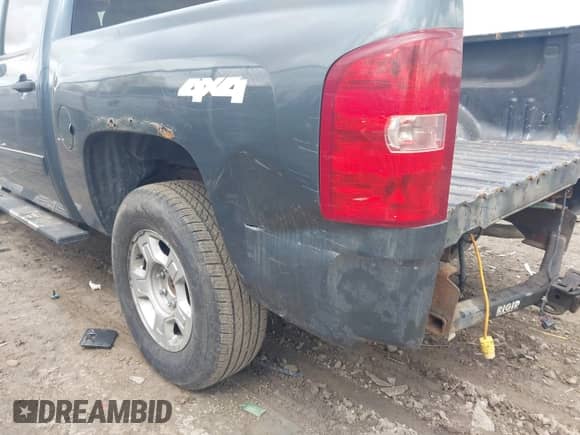 2010 Chevrolet Silverado 1500 LS with VIN 3GCRKREA6AG192111, listed as a IAAI auction lot 43451492 with 76,775 mi miles and . Bid and sale history available at DreamBid. Image 18.