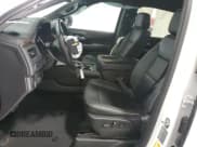 ✅ 2023 Chevrolet Suburban Premier • VIN: 1GNSCFKD2PR344574 • Lot: 86232995. Wystawiony na Copart z przebiegiem Nie podano. Bezpłatny archiwum sprzedaży aukcyjnych z USA i szczegółowy raport historii pojazdu na DreamBid. Zdjęcie 7.