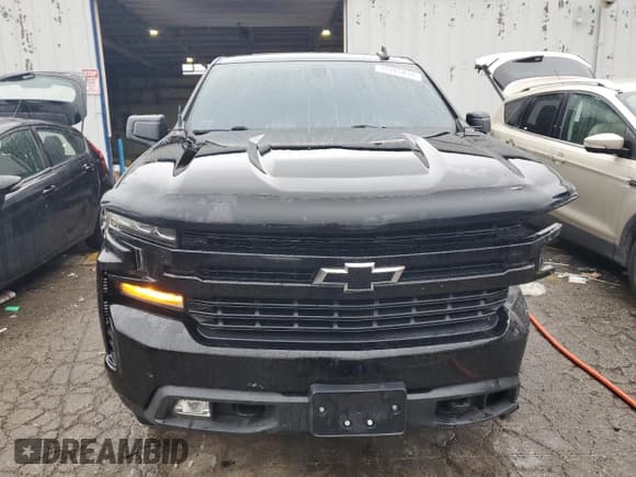✅ 2020 Chevrolet Silverado 1500 RST • VIN: 3GCUYEED1LG219021 • Lot: 72765814. Wystawiony na Copart z przebiegiem 45 649 mil. Bezpłatny archiwum sprzedaży aukcyjnych z USA i szczegółowy raport historii pojazdu na DreamBid. Zdjęcie 5.