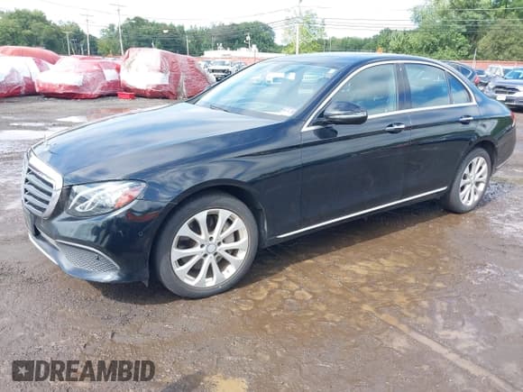 ✅ 2017 Mercedes-Benz E 300 Luxury • VIN: WDDZF4KB9HA220745 • Lot: 43019490. Wystawiony na IAAI z przebiegiem Nie podano. Bezpłatny archiwum sprzedaży aukcyjnych z USA i szczegółowy raport historii pojazdu na DreamBid. Zdjęcie 18.