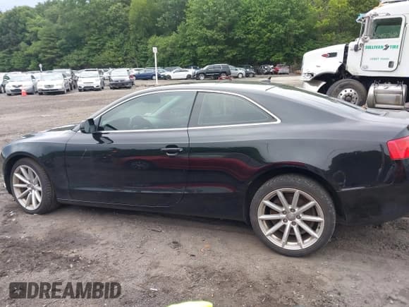 ✅ 2015 Audi A5 Premium • VIN: WAUCFAFR7FA012248 • Lot: 42586671. Wystawiony na IAAI z przebiegiem 85 915 mil. Bezpłatny archiwum sprzedaży aukcyjnych z USA i szczegółowy raport historii pojazdu na DreamBid. Zdjęcie 14.