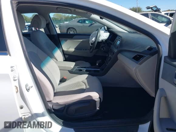 2017 Hyundai Sonata Eco с VIN 5NPE24AA9HH494887, выставлен на аукционе IAAI как лот 43499472 с пробегом 133 846 миль миль и . История ставок и продаж доступна на DreamBid. Изображение 5.