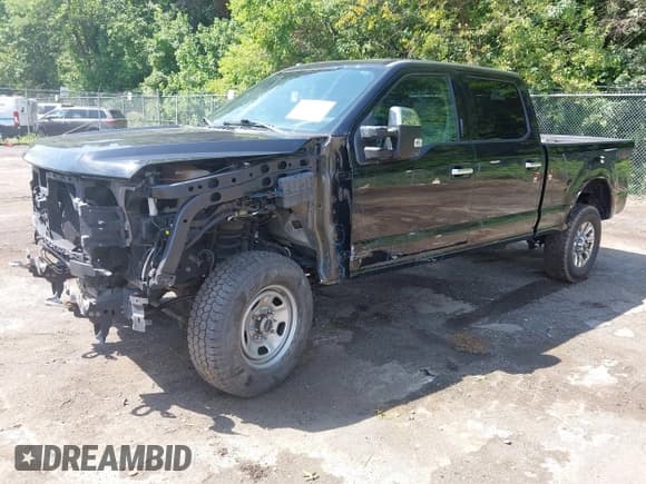 ✅ 2018 Ford F-250 XL • VIN: 1FT7W2B68JEC87943 • Lot: 42747223. Listed on IAAI with 124,099 mi. Free auction sales archive from the USA and detailed vehicle history report at DreamBid. Image 2.