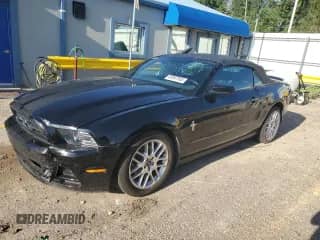 2014 Ford Mustang V6 с VIN 1ZVBP8EM0E5204786, выставлен на аукционе Copart как лот 65967905 с пробегом 150 263 миль миль и Списание • Salvage title. История ставок и продаж доступна на DreamBid. Изображение 1.