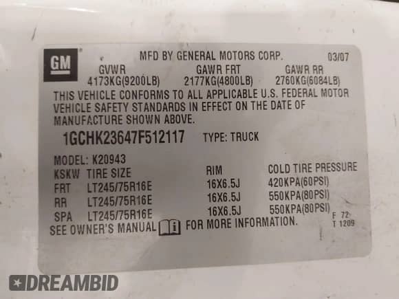 2007 Chevrolet Silverado 2500HD 1LT z VIN 1GCHK23647F512117, wystawiony jako IAAI lot #41359591 z przebiegiem 289 455 mil mil oraz . Historia ofert i sprzedaży dostępna na DreamBid. Obrazek 9.