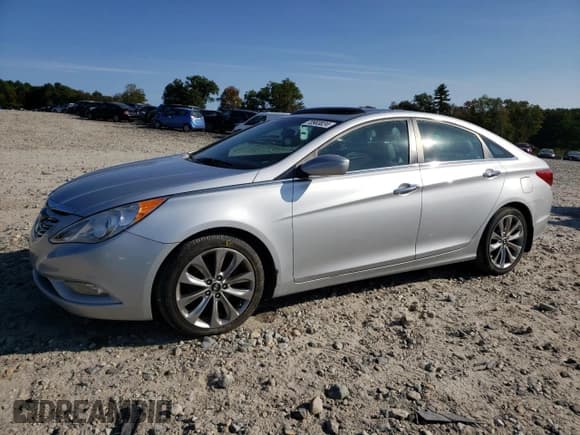 ✅ 2013 Hyundai Sonata SE • VIN: 5NPEC4AC3DH611677 • Lot: 70903024. Listed on Copart with 117,384 mi. Free auction sales archive from the USA and detailed vehicle history report at DreamBid. Image 1.