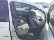 ✅ 2020 Toyota Sienna LE Auto Access Seat • VIN: 5TDKZ3DC5LS048258 • Лот: 42944042. Опубликован ранее на IAAI с пробегом 85 389 миль. Бесплатный доступ к архиву аукционных продаж из США и подробный отчёт об истории автомобиля на DreamBid. Изображение 5.