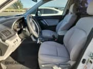 ✅ 2015 Subaru Forester 2.5i • VIN: JF2SJABC1FH542478 • Lot: 90313995. Wystawiony na Copart z przebiegiem 93 537 mil. Bezpłatny archiwum sprzedaży aukcyjnych z USA i szczegółowy raport historii pojazdu na DreamBid. Zdjęcie 7.