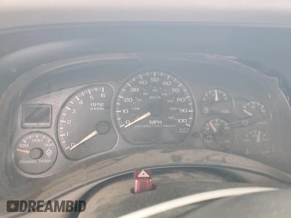 ✅ 2002 GMC Sierra 1500HD SLE • VIN: 1GTGC13U12F137815 • Lot: 60113925. Wystawiony na Copart z przebiegiem Nie podano. Bezpłatny archiwum sprzedaży aukcyjnych z USA i szczegółowy raport historii pojazdu na DreamBid. Zdjęcie 9.