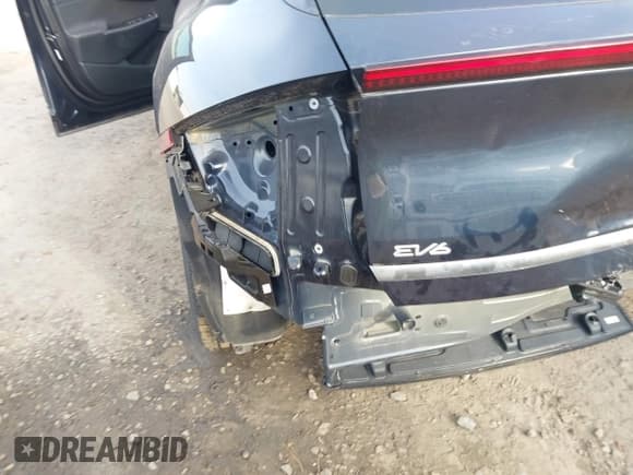 ✅ 2023 Kia EV6 Wind • VIN: KNDC34LA9P5127293 • Лот: 41711613. Опубликован ранее на IAAI с пробегом 12 365 миль. Бесплатный доступ к архиву аукционных продаж из США и подробный отчёт об истории автомобиля на DreamBid. Изображение 6.