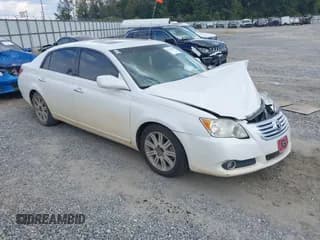 ✅ 2010 Toyota Avalon XLS • VIN: 4T1BK3DB4AU369109 • Lot: 43314828. Wystawiony na IAAI z przebiegiem 113 194 mil. Bezpłatny archiwum sprzedaży aukcyjnych z USA i szczegółowy raport historii pojazdu na DreamBid. Zdjęcie 1.