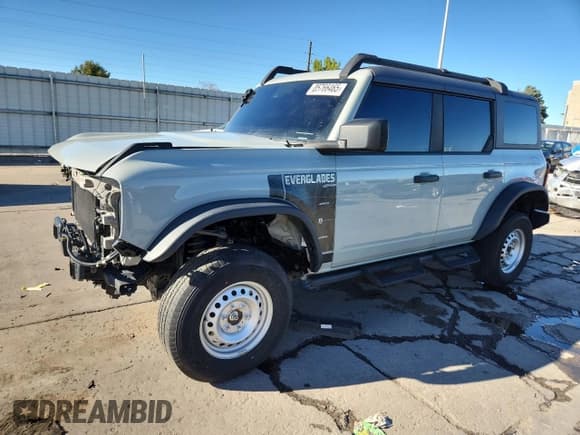 ✅ 2022 Ford Bronco Badlands • VIN: 1FMEE5DH6NLB75794 • Lot: 85766465. Wystawiony na Copart z przebiegiem 43 674 mil. Bezpłatny archiwum sprzedaży aukcyjnych z USA i szczegółowy raport historii pojazdu na DreamBid. Zdjęcie 1.