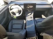 ✅ 2022 Tesla Model Y Long Range • VIN: 7SAYGAEE6NF534589 • Lot: 57247785. Wystawiony na Copart z przebiegiem 37 643 mil. Bezpłatny archiwum sprzedaży aukcyjnych z USA i szczegółowy raport historii pojazdu na DreamBid. Zdjęcie 8.