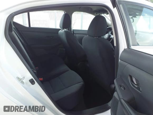 ✅ 2024 Nissan Sentra S • VIN: 3N1AB8BV7RY314160 • Lot: 42883607. Wystawiony na IAAI z przebiegiem 3 080 mil. Bezpłatny archiwum sprzedaży aukcyjnych z USA i szczegółowy raport historii pojazdu na DreamBid. Zdjęcie 8.