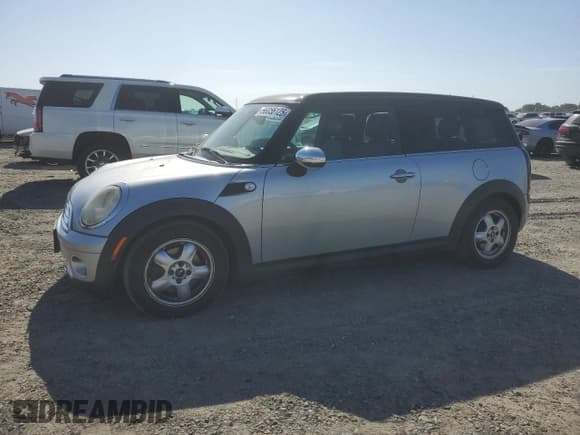 ✅ 2008 MINI Clubman • VIN: WMWML33578TN66052 • Лот: 56055125. Опубликован ранее на Copart с пробегом 97 027 миль. Бесплатный доступ к архиву аукционных продаж из США и подробный отчёт об истории автомобиля на DreamBid. Изображение 1.