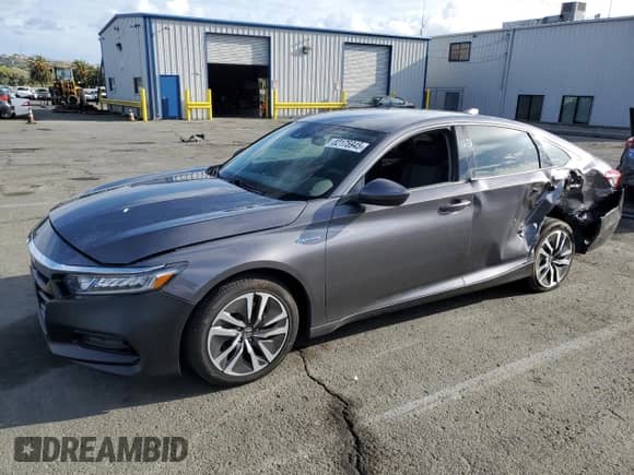 2019 Honda Accord с VIN 1HGCV3F19KA020200, выставлен на аукционе Copart как лот 82175945 с пробегом 90 146 миль миль и Списание • Salvage title. История ставок и продаж доступна на DreamBid. Изображение 1.