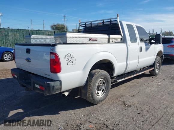 ✅ 2016 Ford F-250 XLT • VIN: 1FT7X2B63GEA40416 • Lot: 43548058. Listed on IAAI with 308,190 mi. Free auction sales archive from the USA and detailed vehicle history report at DreamBid. Image 4.