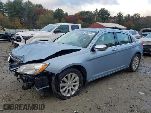 ✅ 2014 Chrysler 200 Limited • VIN: 1C3CCBCG0EN192043 • Lot: 89518295. Wystawiony na Copart z przebiegiem 64 826 mil. Bezpłatny archiwum sprzedaży aukcyjnych z USA i szczegółowy raport historii pojazdu na DreamBid. Zdjęcie 1.