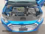 2017 Hyundai Elantra SE z VIN 5NPD74LF5HH210757, wystawiony jako IAAI lot #43291106 z przebiegiem 102 831 mil mil oraz . Historia ofert i sprzedaży dostępna na DreamBid. Obrazek 10.