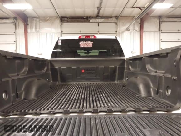 ✅ 2015 Chevrolet Silverado 2500HD LT • VIN: 1GC1KVE8XFF157924 • Lot: 41787811. Listed on IAAI with 224,244 mi. Free auction sales archive from the USA and detailed vehicle history report at DreamBid. Image 18.