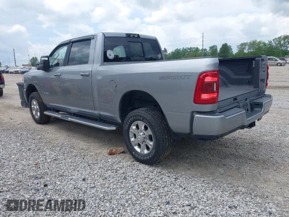 ✅ 2024 Ram 2500 Big Horn • VIN: 3C6UR5DJ1RG186140 • Lot: 42244804. Listed on IAAI with 18,907 mi. Free auction sales archive from the USA and detailed vehicle history report at DreamBid. Image 3.