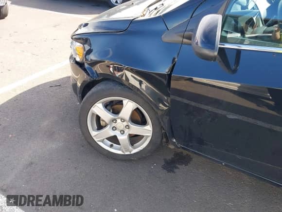 2016 Chevrolet Sonic LTZ с VIN 1G1JE6SB4G4141351, выставлен на аукционе IAAI как лот 41884234 с пробегом 55 529 миль миль и . История ставок и продаж доступна на DreamBid. Изображение 12.