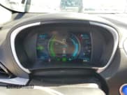 ✅ 2017 Chevrolet Volt LT • VIN: 1G1RC6S50HU116287 • Lot: 71053424. Wystawiony na Copart z przebiegiem 92 447 mil. Bezpłatny archiwum sprzedaży aukcyjnych z USA i szczegółowy raport historii pojazdu na DreamBid. Zdjęcie 9.