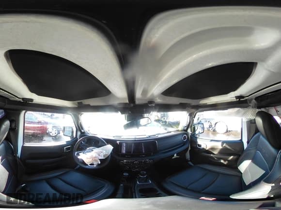 ✅ 2024 Jeep Wrangler Sahara • VIN: 1C4RJXP69RW231206 • Lot: 43353017. Listed on IAAI with 25,555 mi. Free auction sales archive from the USA and detailed vehicle history report at DreamBid. Image 19.