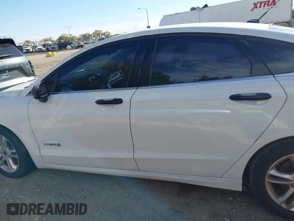 ✅ 2018 Ford Fusion SE • VIN: 3FA6P0LU7JR158282 • Lot: 43618839. Listed on IAAI with 103,677 mi. Free auction sales archive from the USA and detailed vehicle history report at DreamBid. Image 14.
