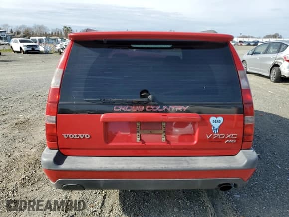✅ 1998 Volvo V70 XC Cross Country • VIN: YV1LZ5649W2520599 • Lot: 45717415. Listed on Copart with 216,118 mi. Free auction sales archive from the USA and detailed vehicle history report at DreamBid. Image 6.