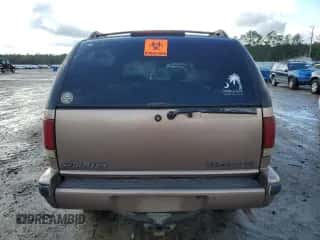 1996 Chevrolet Blazer with VIN 1GNCS13W5T2144687, listed as a Copart auction lot 80036084 with 196,930 mi miles and Salvage title. Bid and sale history available at DreamBid. Image 6.