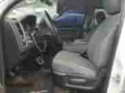 2013 Ram 1500 ST z VIN 1C6RR7FP7DS584215, wystawiony jako Copart lot #73387054 z przebiegiem 143 481 mil mil oraz Szkoda całkowita • Salvage title. Historia ofert i sprzedaży dostępna na DreamBid. Obrazek 7.