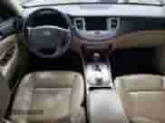 2012 Hyundai Genesis 3.8L z VIN KMHGC4DD2CU208190, wystawiony jako Copart lot #78205384 z przebiegiem 241 559 mil mil oraz Szkoda całkowita • Salvage title. Historia ofert i sprzedaży dostępna na DreamBid. Obrazek 8.