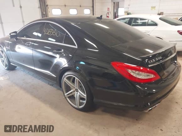 ✅ 2012 Mercedes-Benz CLS 550 • VIN: WDDLJ7DB5CA026418 • Лот: 42183810. Опубликован ранее на IAAI с пробегом 142 146 миль. Бесплатный доступ к архиву аукционных продаж из США и подробный отчёт об истории автомобиля на DreamBid. Изображение 3.