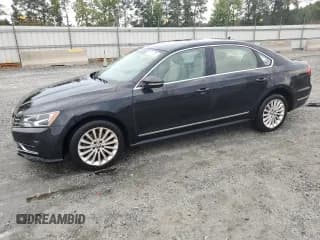 ✅ 2017 Volkswagen Passat SE • VIN: 1VWBT7A34HC070173 • Lot: 71811705. Listed on Copart with 151,207 mi. Free auction sales archive from the USA and detailed vehicle history report at DreamBid. Image 1.