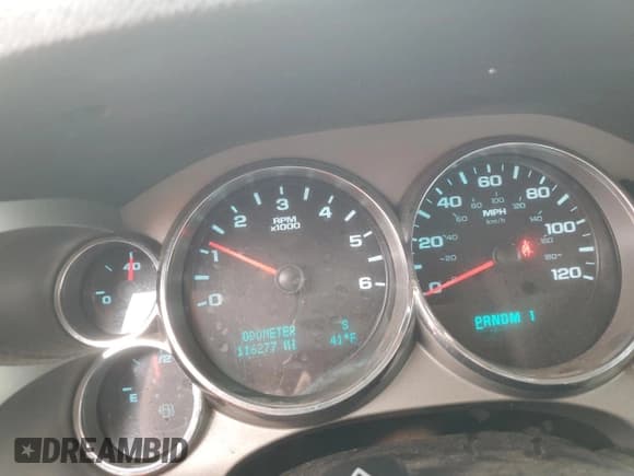 ✅ 2014 GMC Sierra 3500 • VIN: 1GT423CG8EF113186 • Lot: 81322234. Wystawiony na Copart z przebiegiem 116 277 mil. Bezpłatny archiwum sprzedaży aukcyjnych z USA i szczegółowy raport historii pojazdu na DreamBid. Zdjęcie 9.