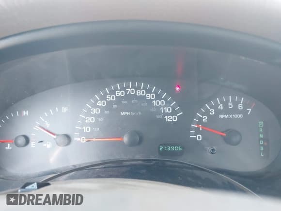 ✅ 1998 Chrysler Concorde • VIN: 2C3HD46J6WH194315 • Lot: 41896534. Listed on IAAI with 213,906 mi. Free auction sales archive from the USA and detailed vehicle history report at DreamBid. Image 7.