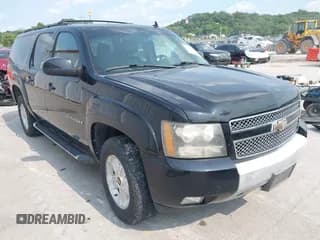 ✅ 2011 Chevrolet Suburban LT • VIN: 1GNSKJE36BR102923 • Lot: 42389021. Wystawiony na IAAI z przebiegiem 213 931 mil. Bezpłatny archiwum sprzedaży aukcyjnych z USA i szczegółowy raport historii pojazdu na DreamBid. Zdjęcie 1.