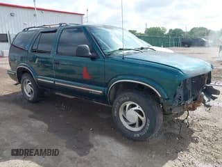 ✅ 1998 Chevrolet Blazer LS • VIN: 1GNDT13W7W2219654 • Lot: 42275733. Wystawiony na IAAI z przebiegiem 150 384 mil. Bezpłatny archiwum sprzedaży aukcyjnych z USA i szczegółowy raport historii pojazdu na DreamBid. Zdjęcie 1.