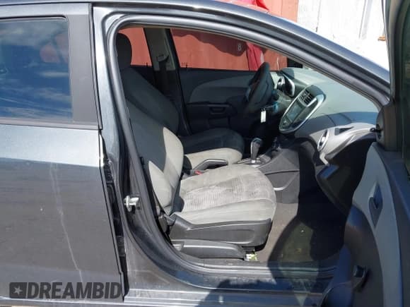 ✅ 2017 Chevrolet Sonic LS • VIN: 1G1JB5SH0H4126306 • Lot: 41814887. Listed on IAAI with 174,007 mi. Free auction sales archive from the USA and detailed vehicle history report at DreamBid. Image 5.