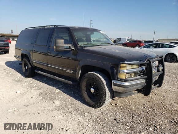 ✅ 1999 Chevrolet Suburban • VIN: 3GNFK16R8XG250888 • Lot: 74305324. Wystawiony na Copart z przebiegiem 208 707 mil. Bezpłatny archiwum sprzedaży aukcyjnych z USA i szczegółowy raport historii pojazdu na DreamBid. Zdjęcie 4.