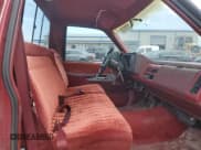 ✅ 1990 GMC Sierra 2500 • VIN: 1GTFC24K8LE514419 • Lot: 57265335. Wystawiony na Copart z przebiegiem 162 045 mil. Bezpłatny archiwum sprzedaży aukcyjnych z USA i szczegółowy raport historii pojazdu na DreamBid. Zdjęcie 10.