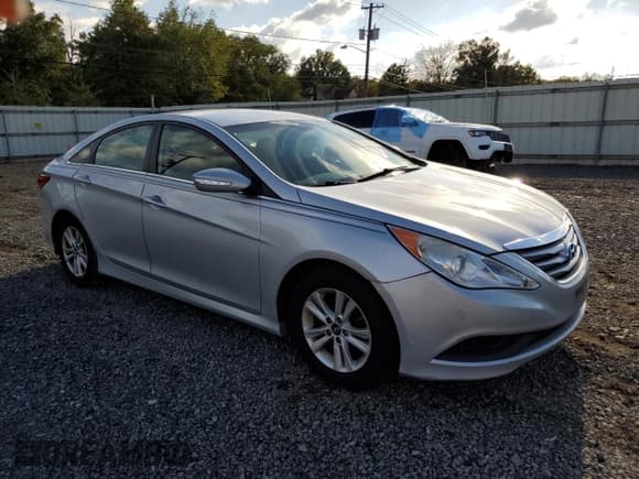 ✅ 2014 Hyundai Sonata GLS • VIN: 5NPEB4AC5EH831178 • Lot: 73840114. Listed on Copart with 106,282 mi. Free auction sales archive from the USA and detailed vehicle history report at DreamBid. Image 4.