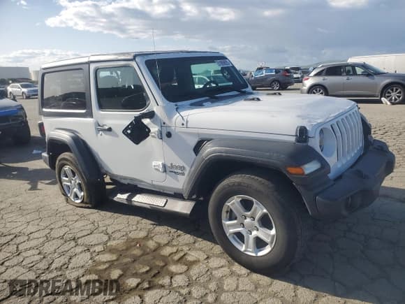 ✅ 2020 Jeep Wrangler Sport S • VIN: 1C4GJXAN1LW276039 • Лот: 51869825. Опубликован ранее на Copart с пробегом 37 876 миль. Бесплатный доступ к архиву аукционных продаж из США и подробный отчёт об истории автомобиля на DreamBid. Изображение 4.